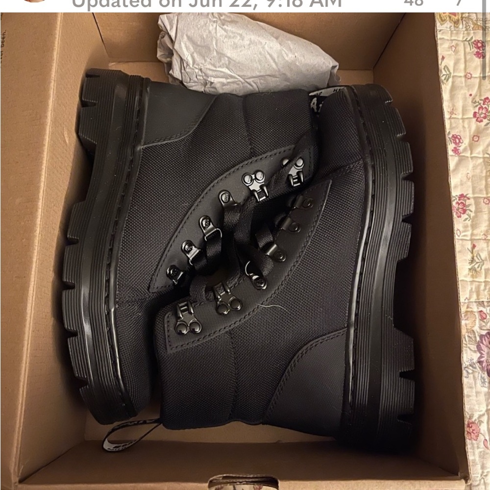 Dr Martins Combs size 6